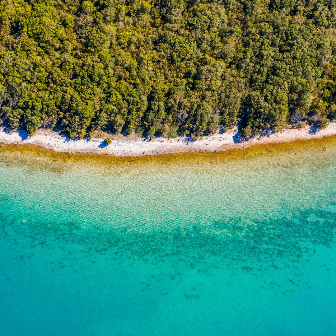 Veli Žal Beach: Nadmorski Klejnot na Dugi Otok